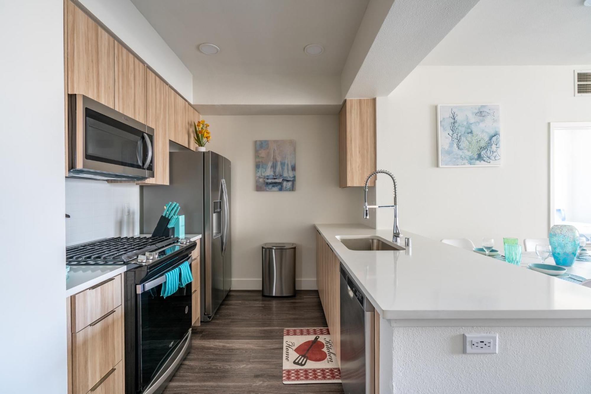 Marina Del Rey Style I Free Parking Apartment