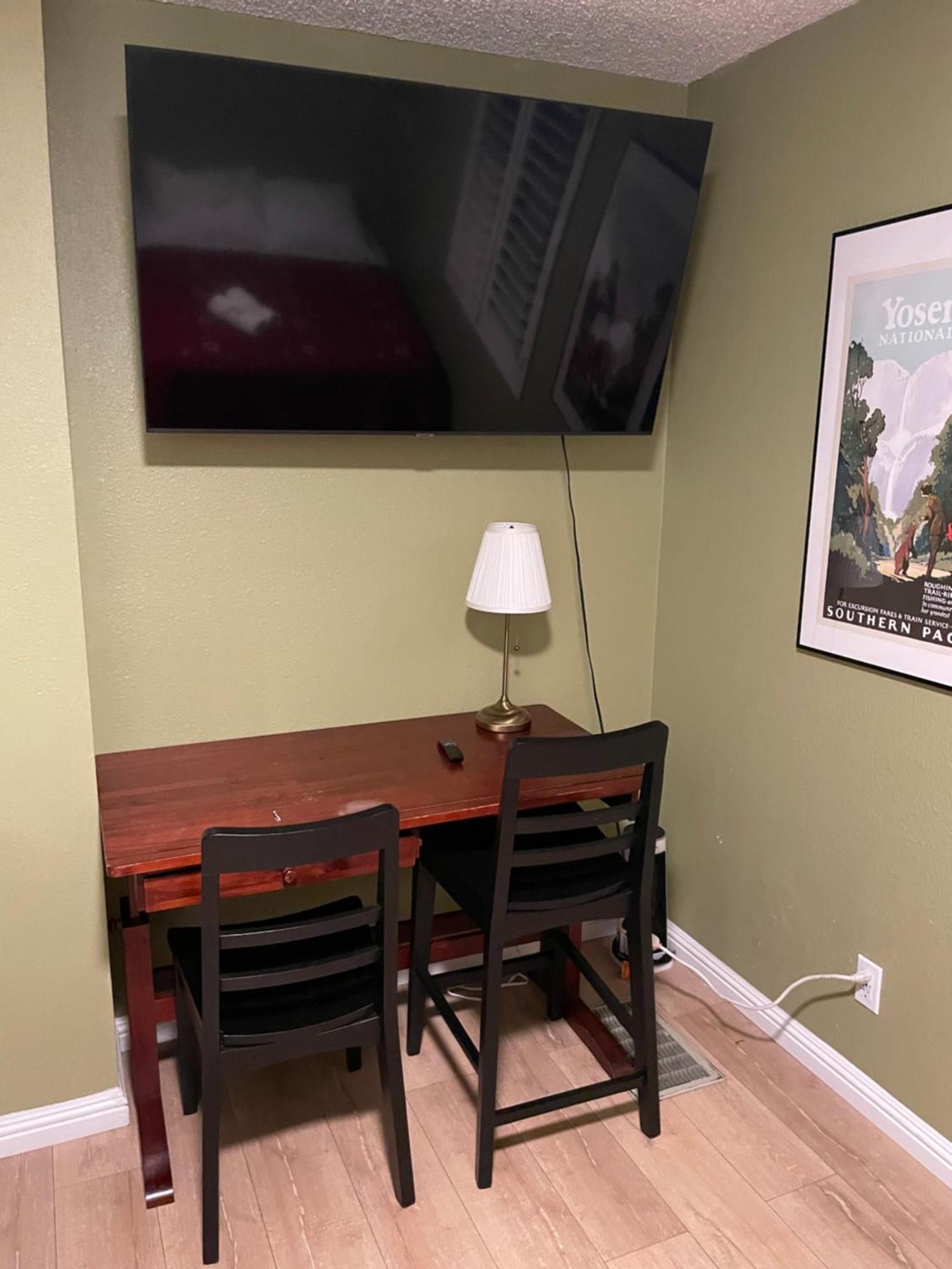 Private In Angeles With Ac, Wifi, Smart Tv, Work Desk Near Sofi Stadium Hospedagem domiciliar *