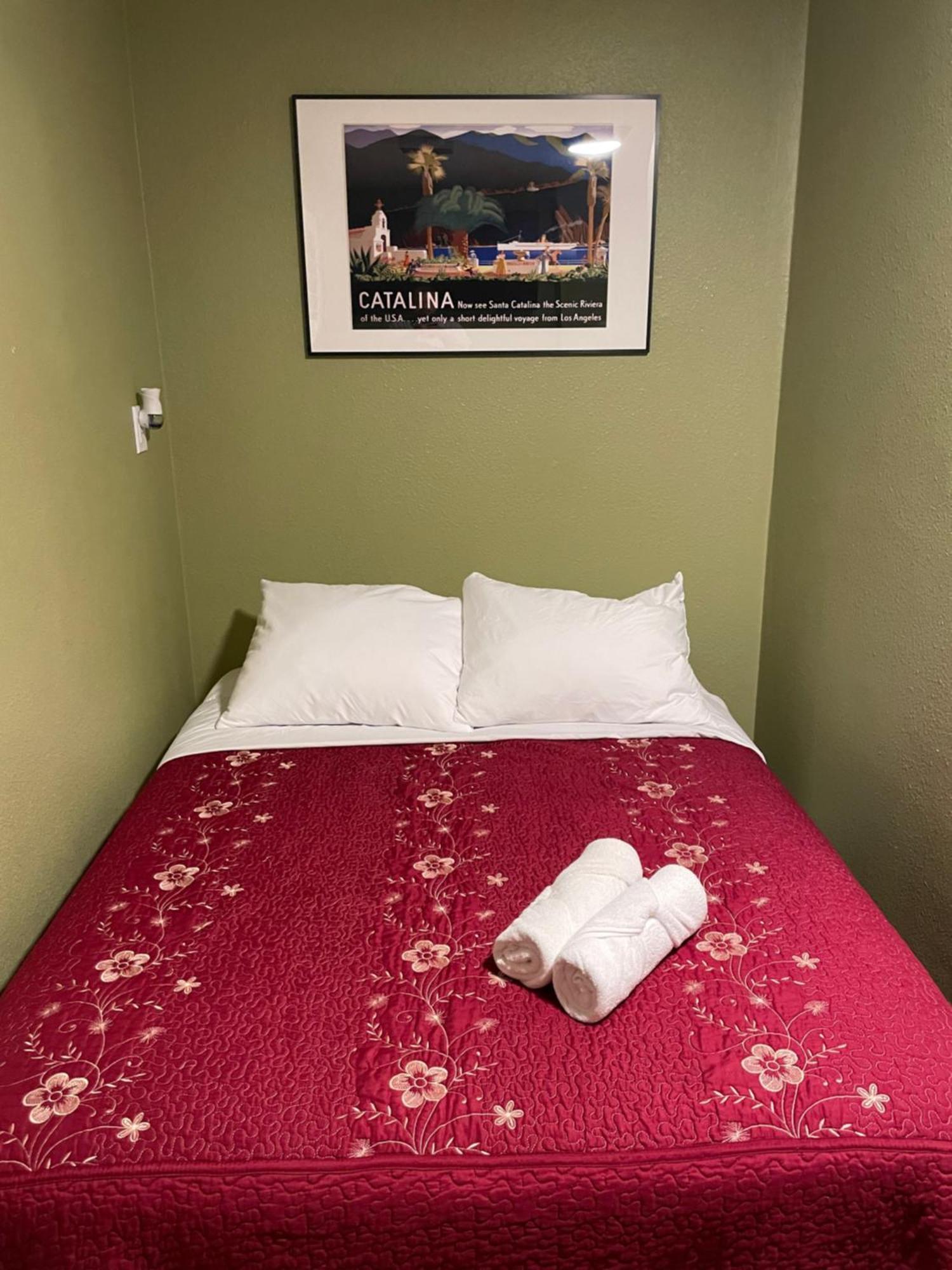 Private In Angeles With Ac, Wifi, Smart Tv, Work Desk Near Sofi Stadium *
