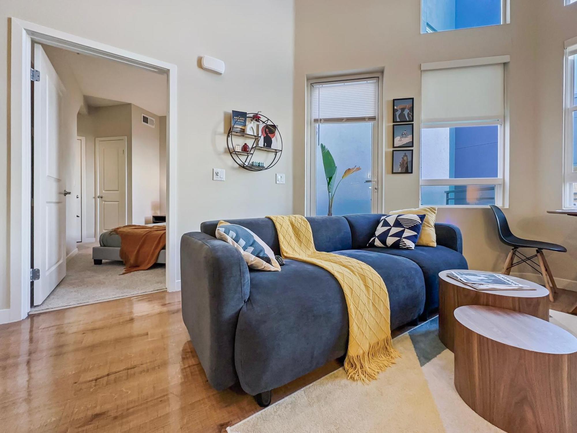 Creative 2 Levels Penthouse Apartment Los Angeles