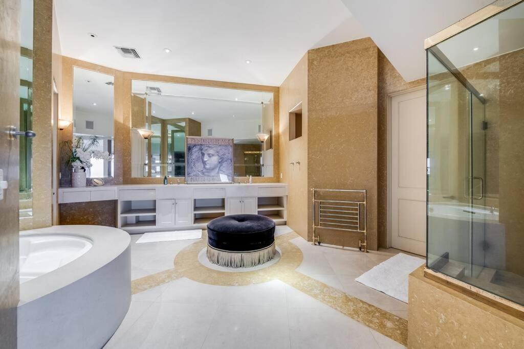 Villa Jetliner 180' City/ocean Views! Huge Sauna/steam!