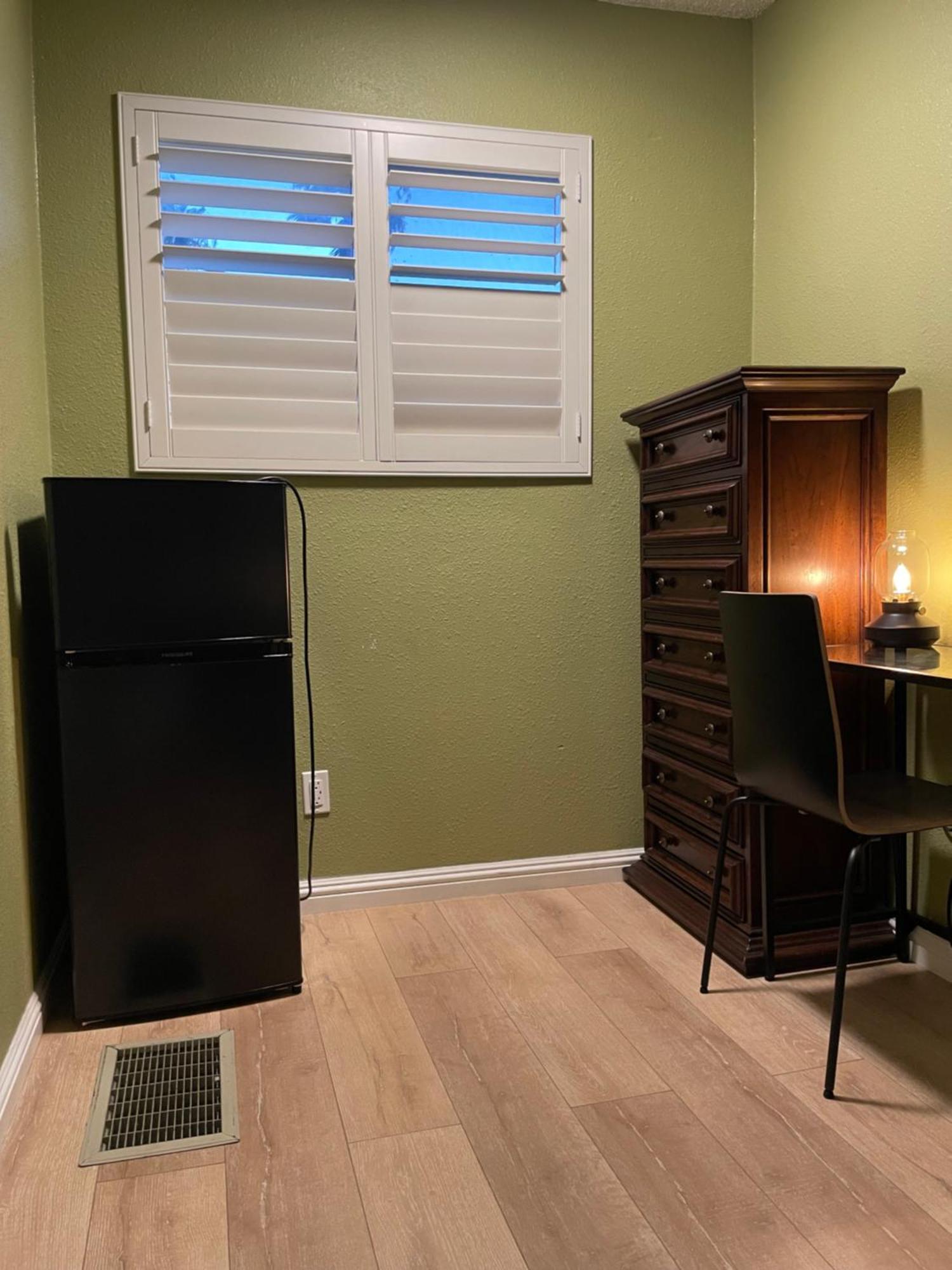 Private In Angeles With Ac, Wifi, Smart Tv, Work Desk Near Sofi Stadium Hospedagem domiciliar Los Angeles
