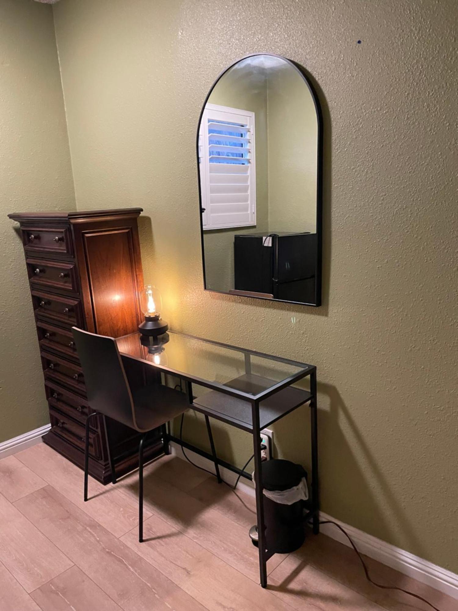Hospedagem domiciliar Private In Angeles With Ac, Wifi, Smart Tv, Work Desk Near Sofi Stadium