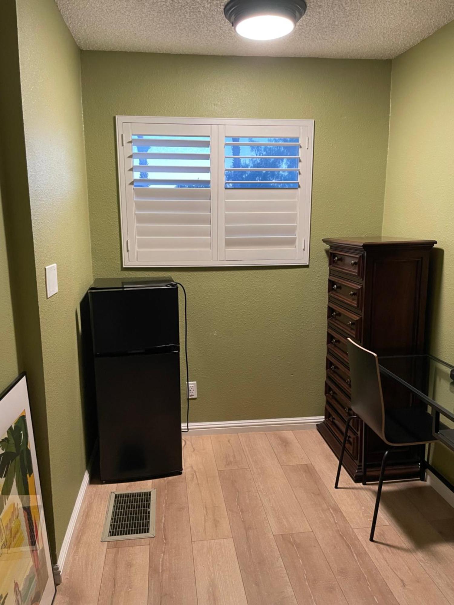 Hospedagem domiciliar Private In Angeles With Ac, Wifi, Smart Tv, Work Desk Near Sofi Stadium *