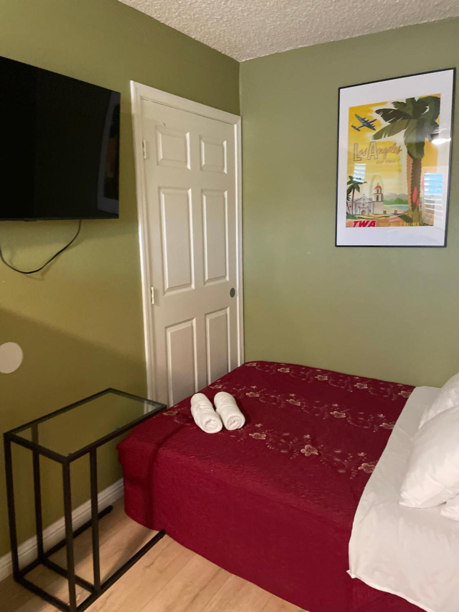 Private In Angeles With Ac, Wifi, Smart Tv, Work Desk Near Sofi Stadium Hospedagem domiciliar