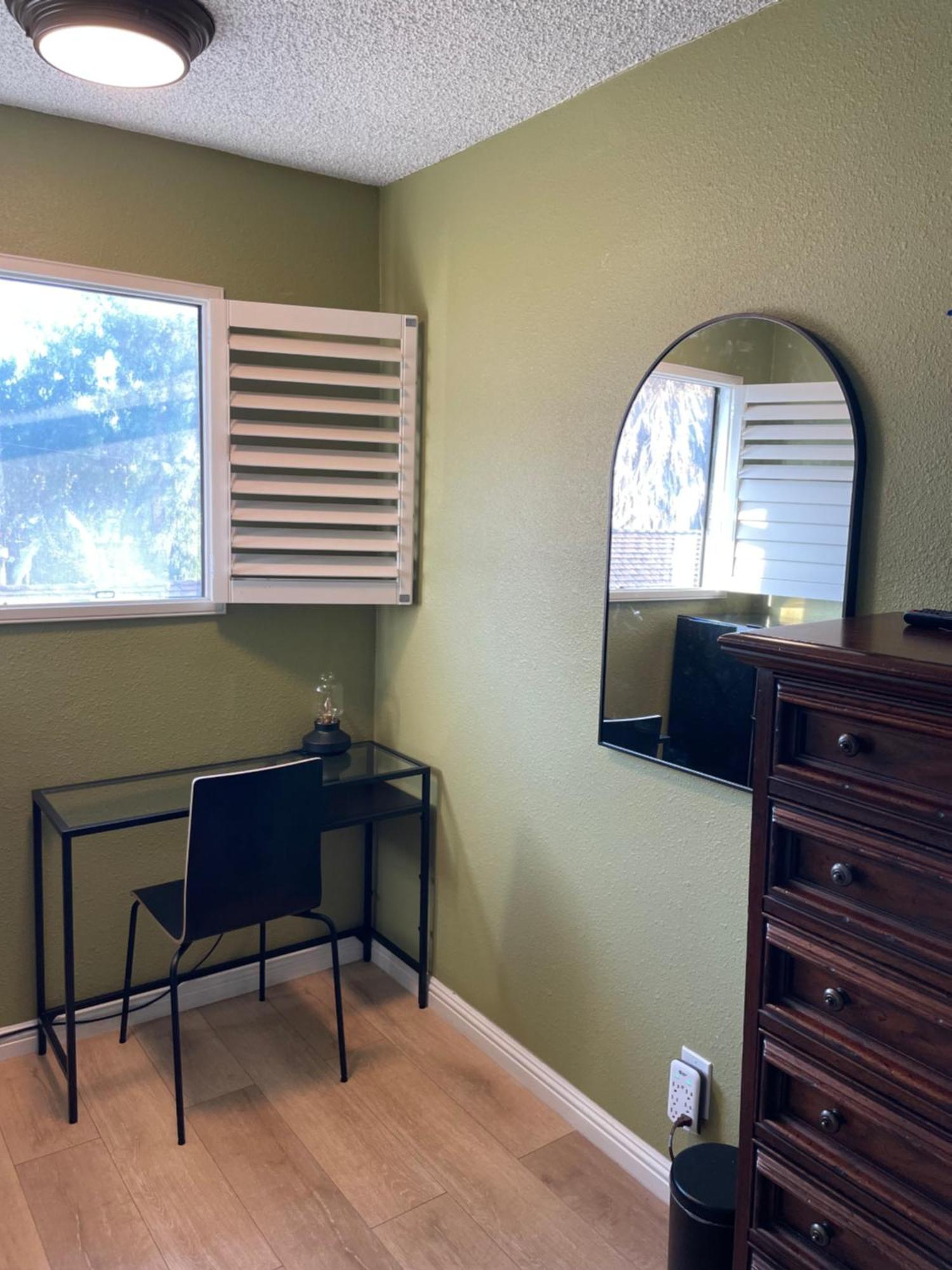 Hospedagem domiciliar Private In Angeles With Ac, Wifi, Smart Tv, Work Desk Near Sofi Stadium Los Angeles