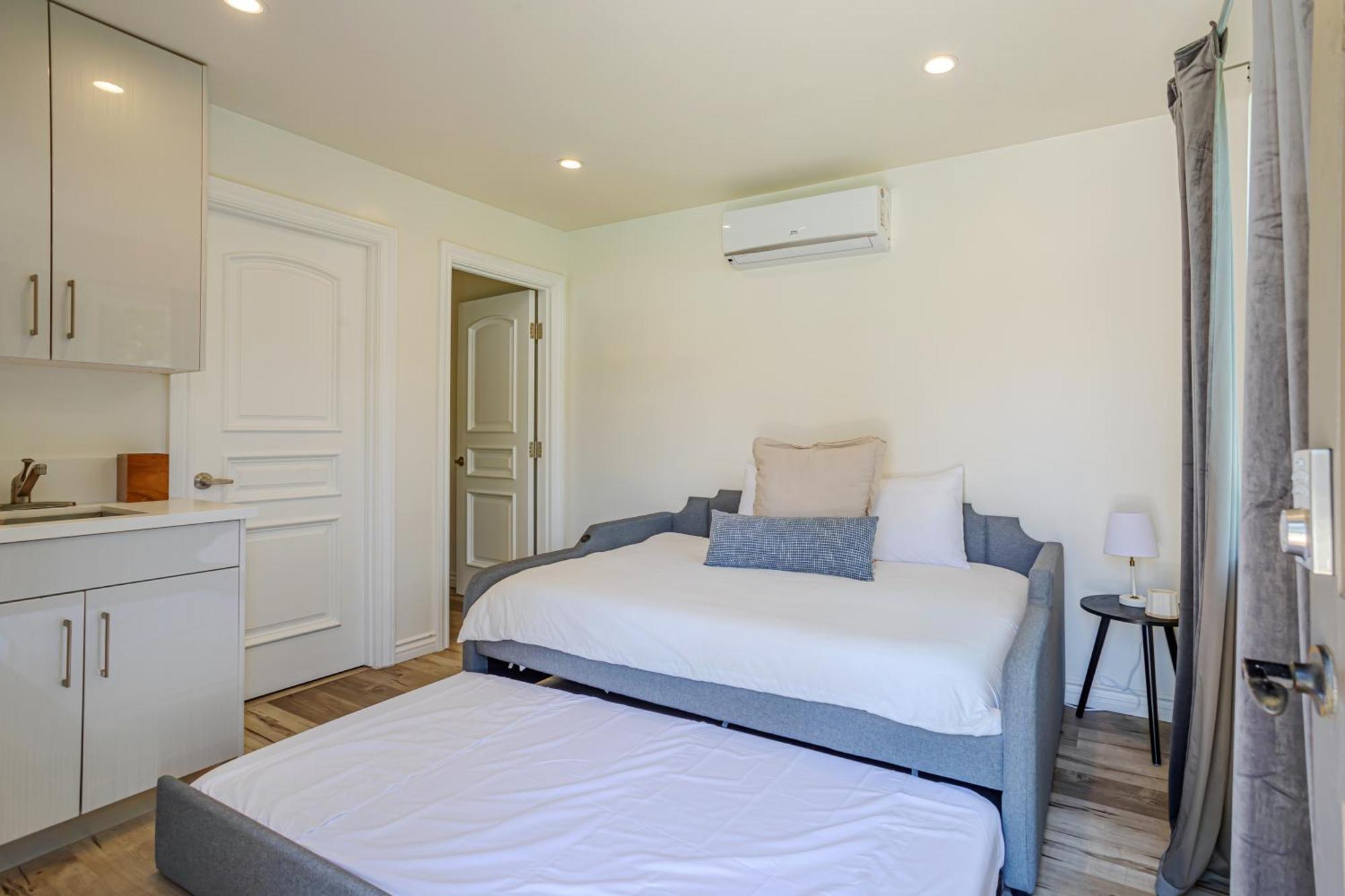 Exquisite Oasis Near Universal With Large Pool Holiday home *