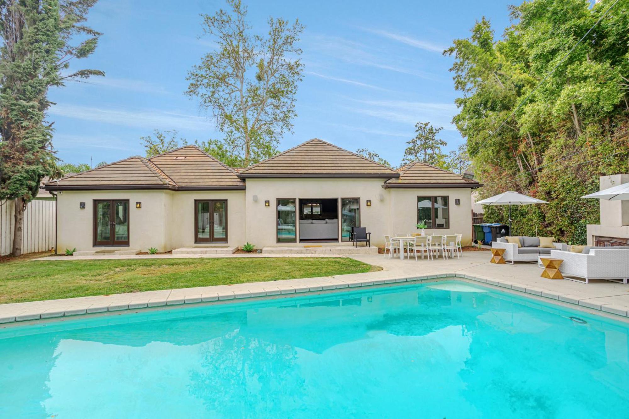 Holiday home Exquisite Oasis Near Universal With Large Pool