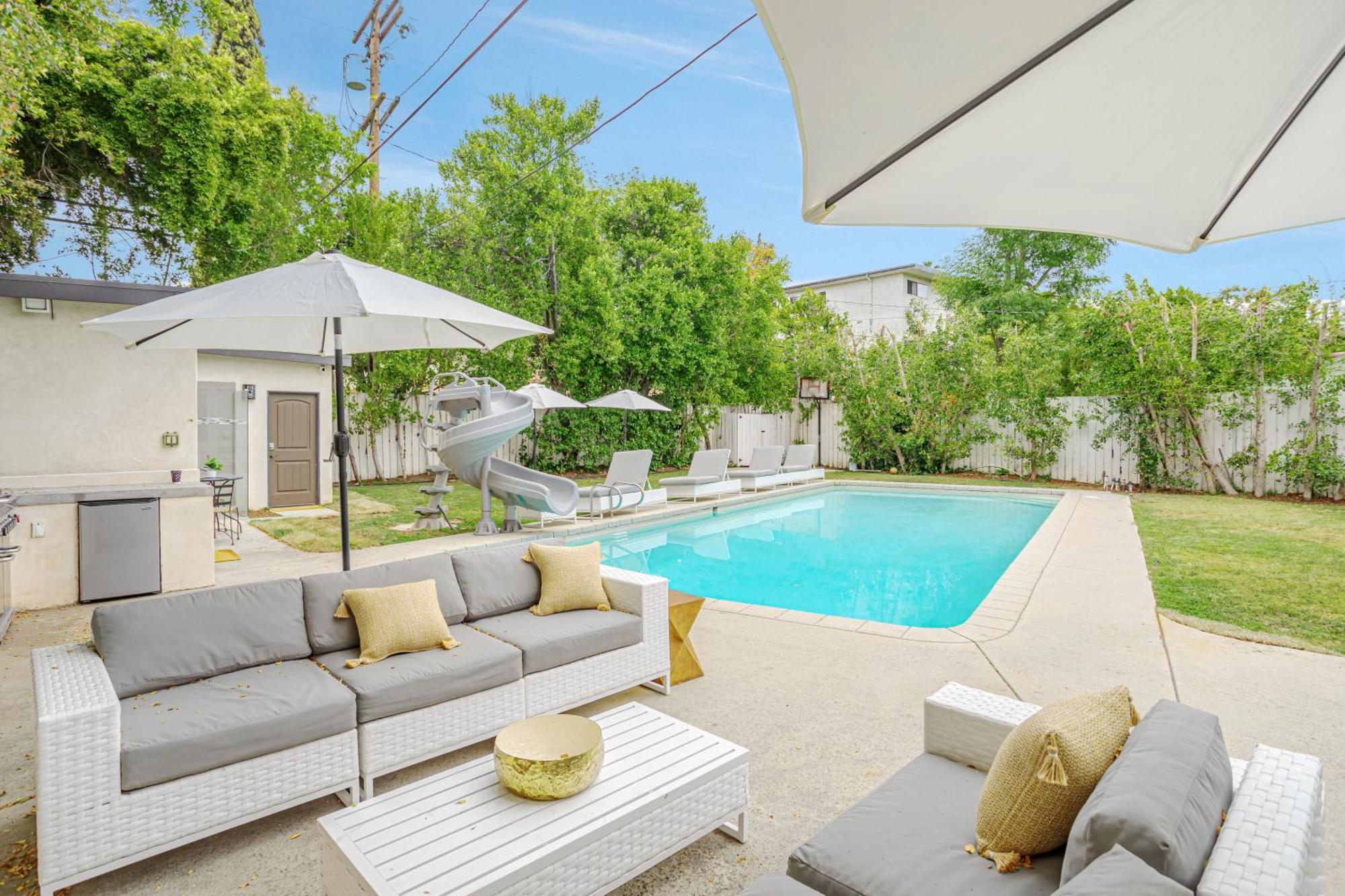 Exquisite Oasis Near Universal With Large Pool Holiday home *