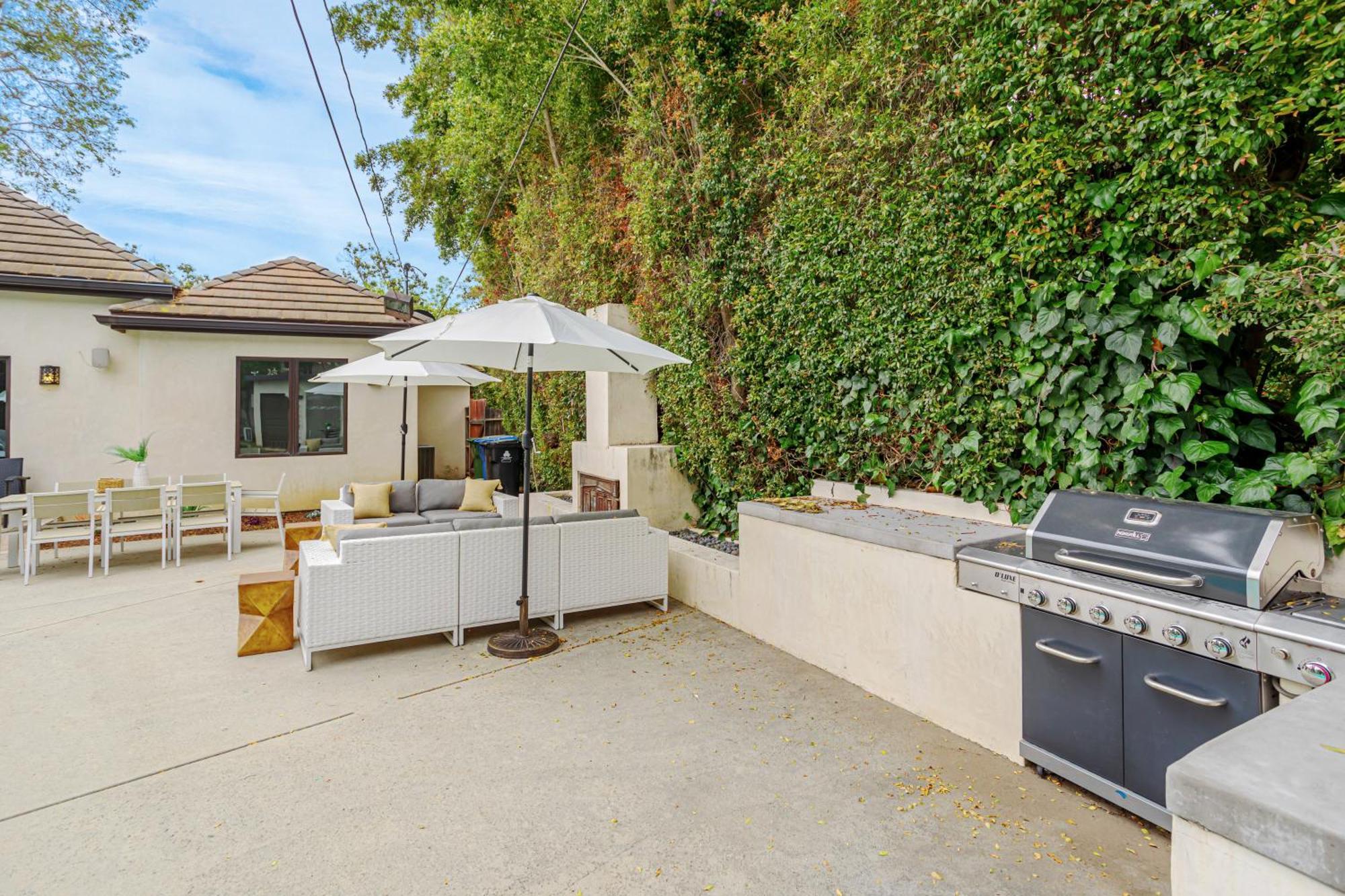 Holiday home Exquisite Oasis Near Universal With Large Pool Los Angeles
