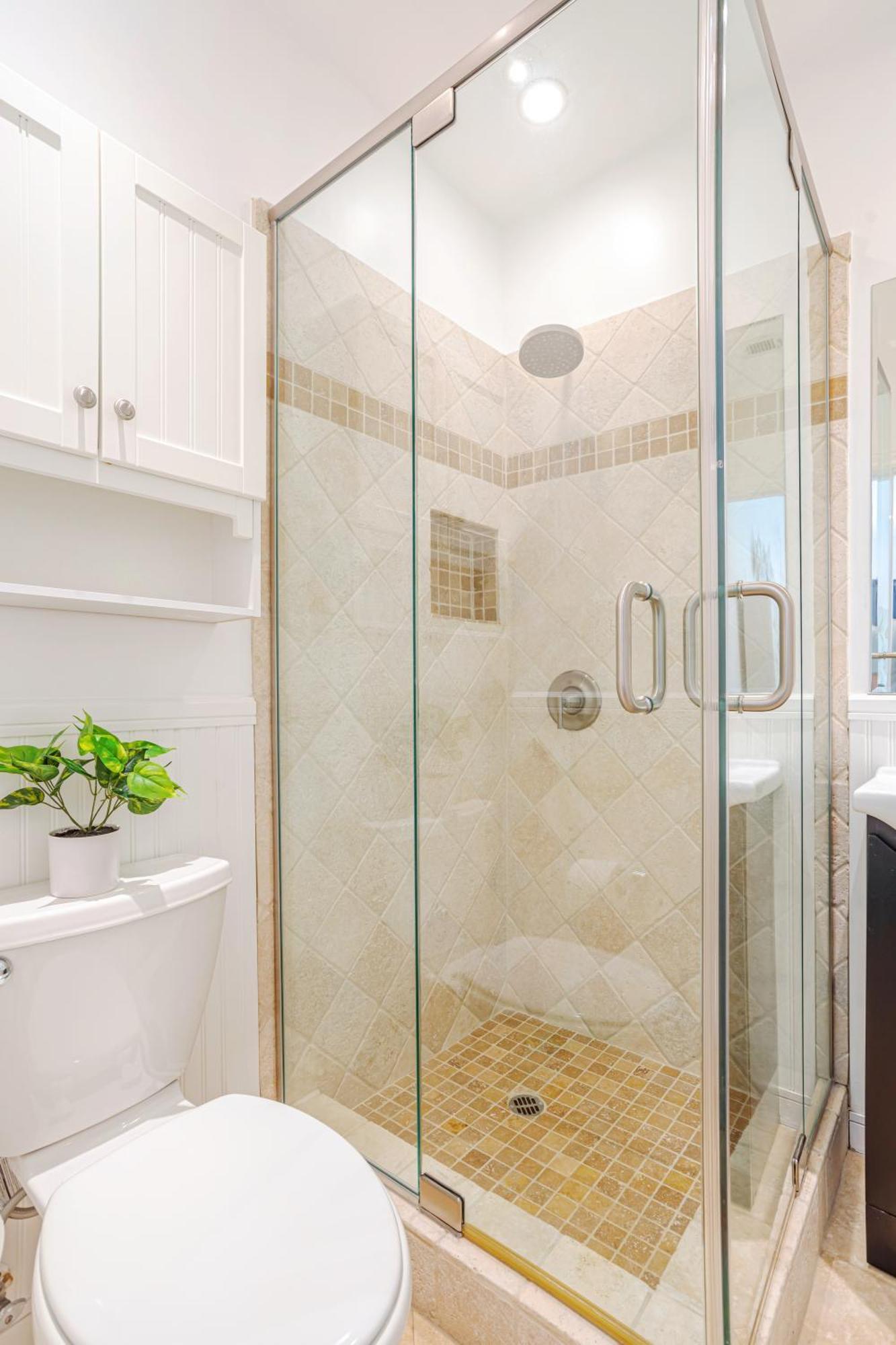 Exquisite Oasis Near Universal With Large Pool