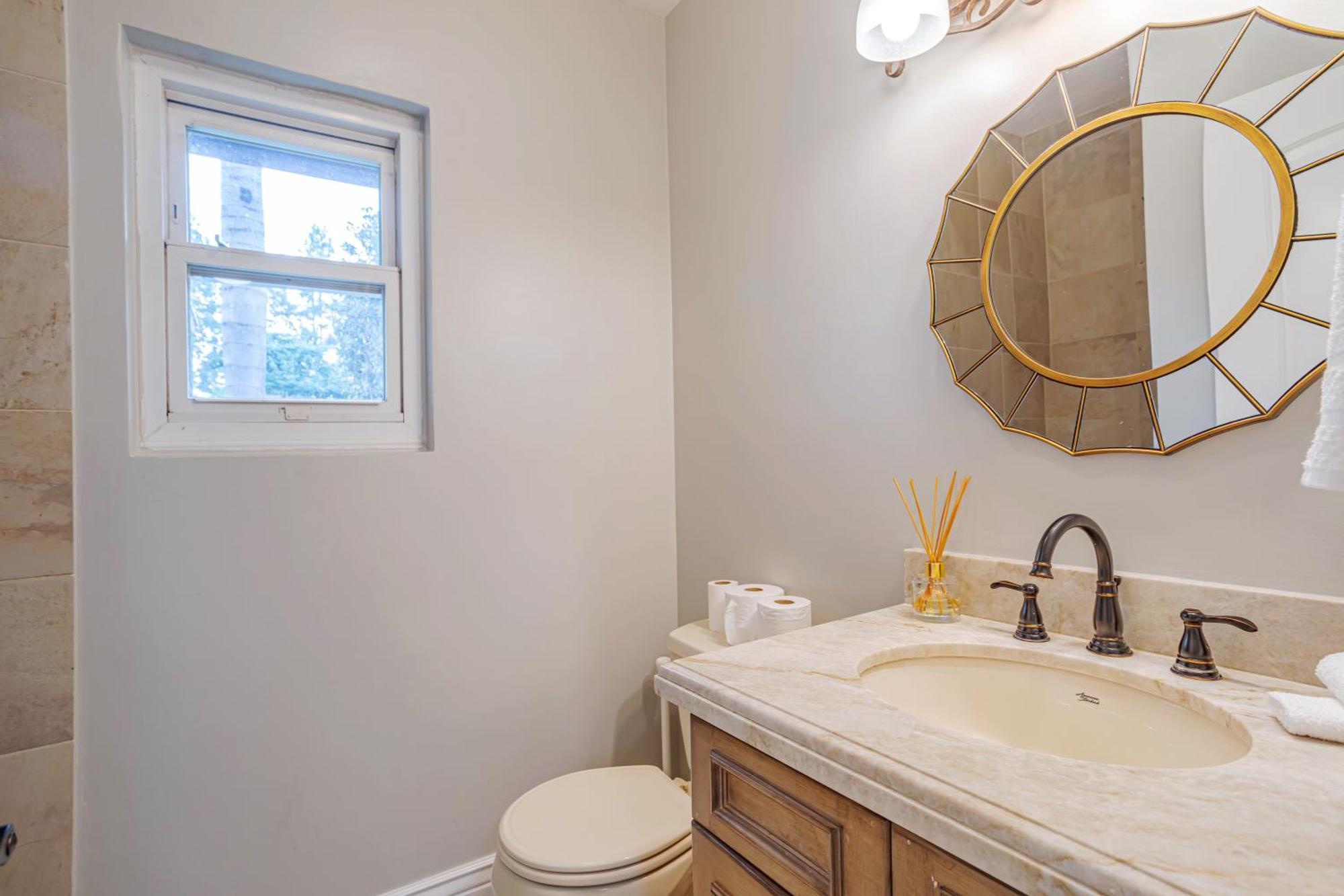 Beautiful 5 Bedroom 8 Bed Sleeps Up To 16 With Pool Near Universal Casa de férias Los Angeles