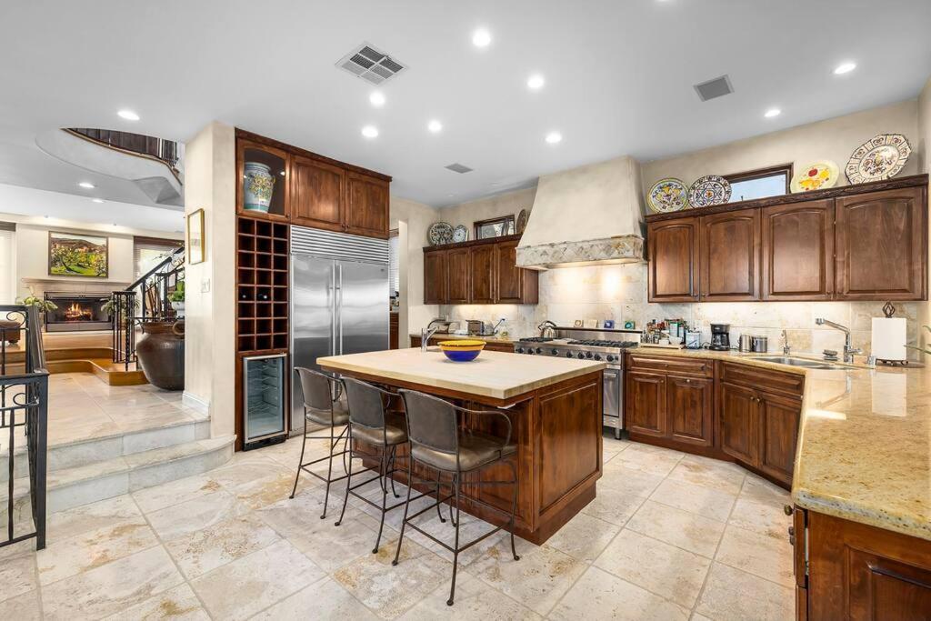 Elegant Mediterranean Waterfront