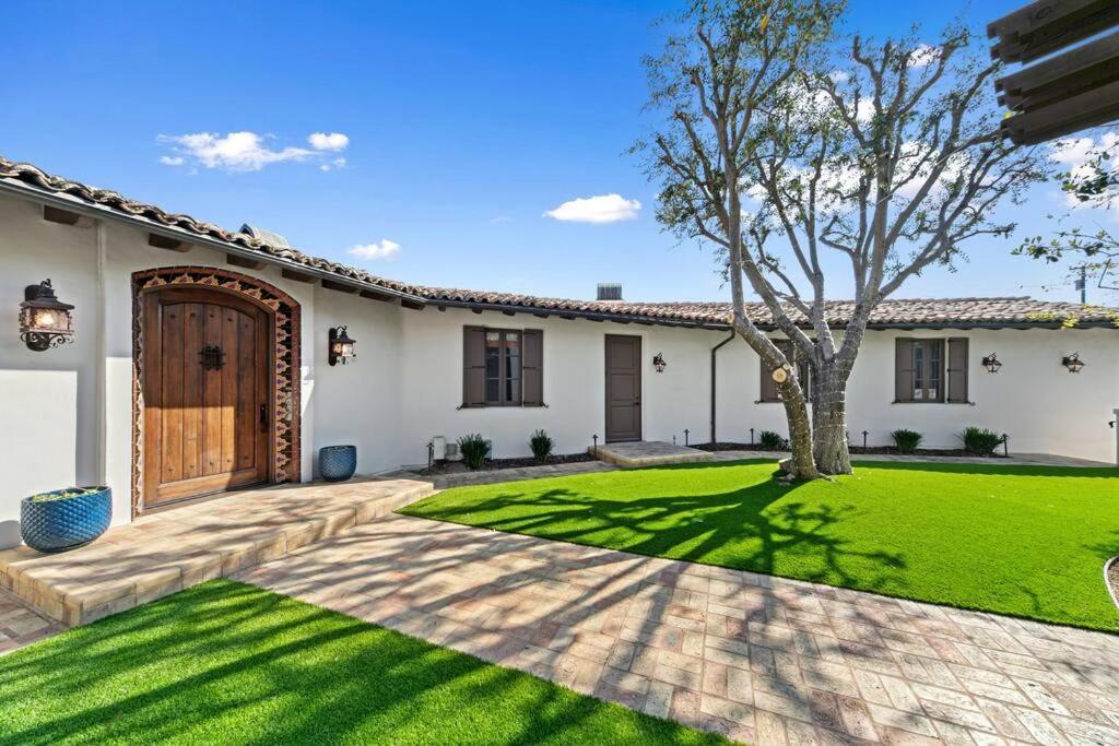 Hollywood Hills Luxury Spanish Estate With Pool & Views Villa