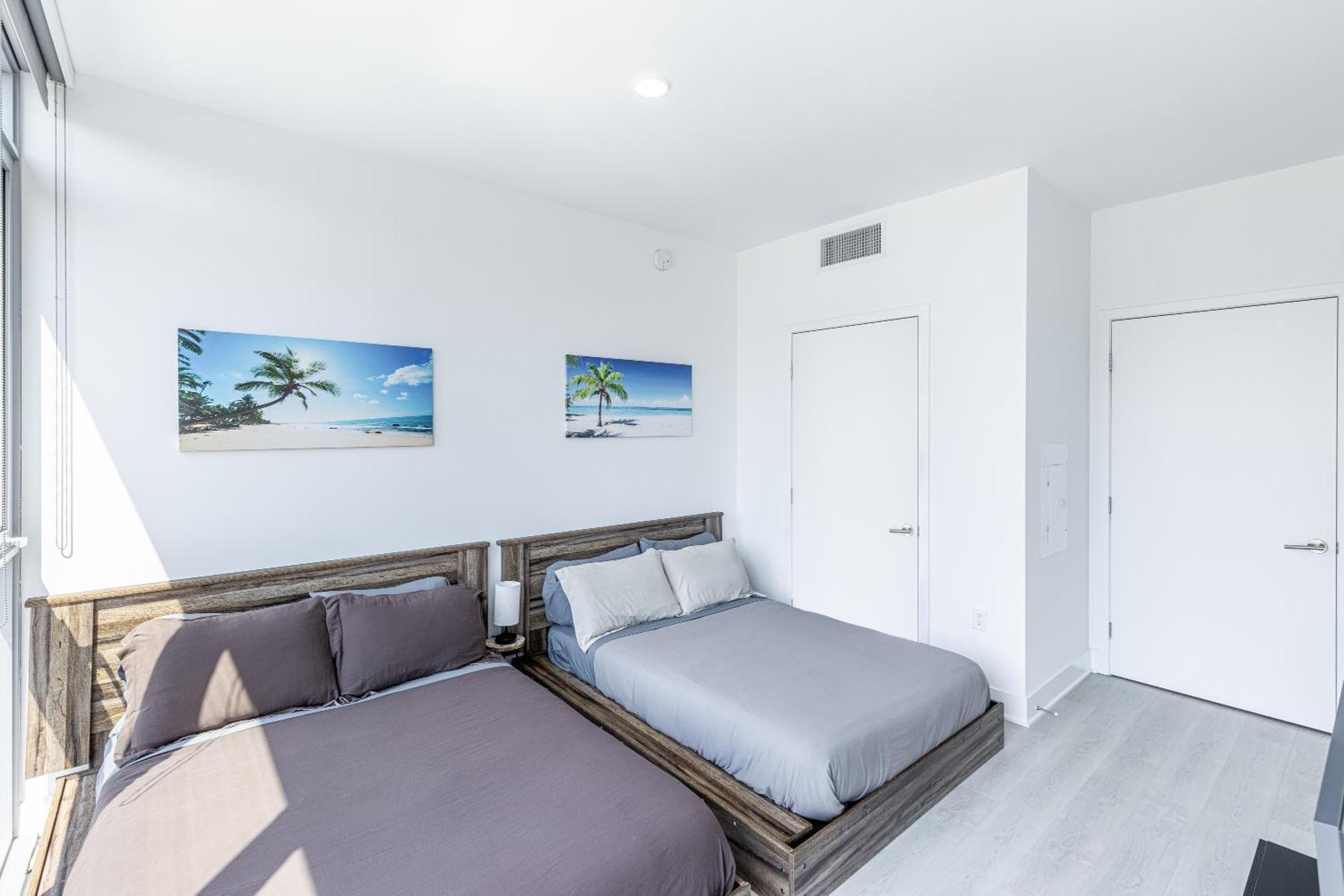Top Floor 3 Bed 3 Bath Penthouse Living In Luxury