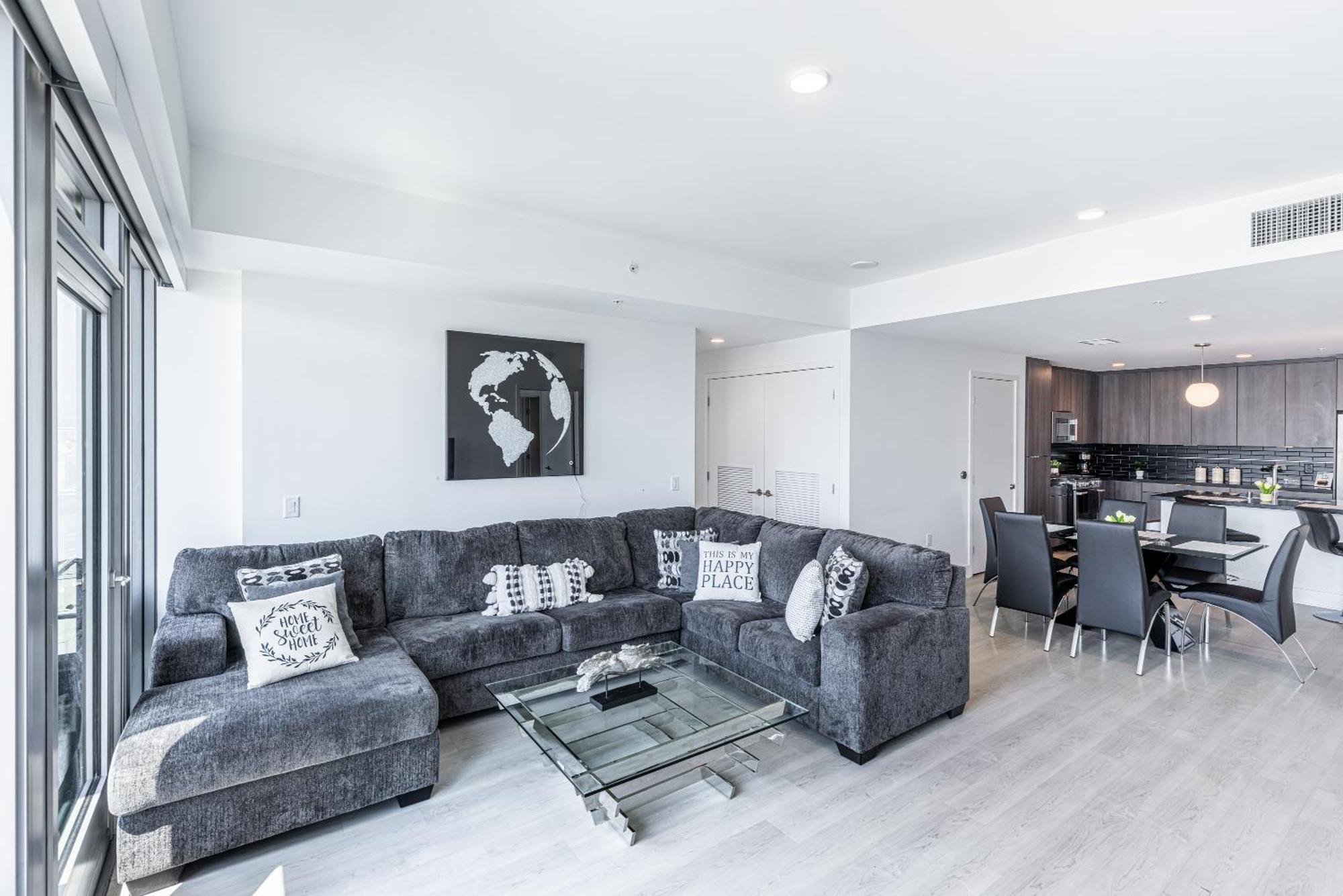 Apartment Top Floor 3 Bed 3 Bath Penthouse Living In Luxury