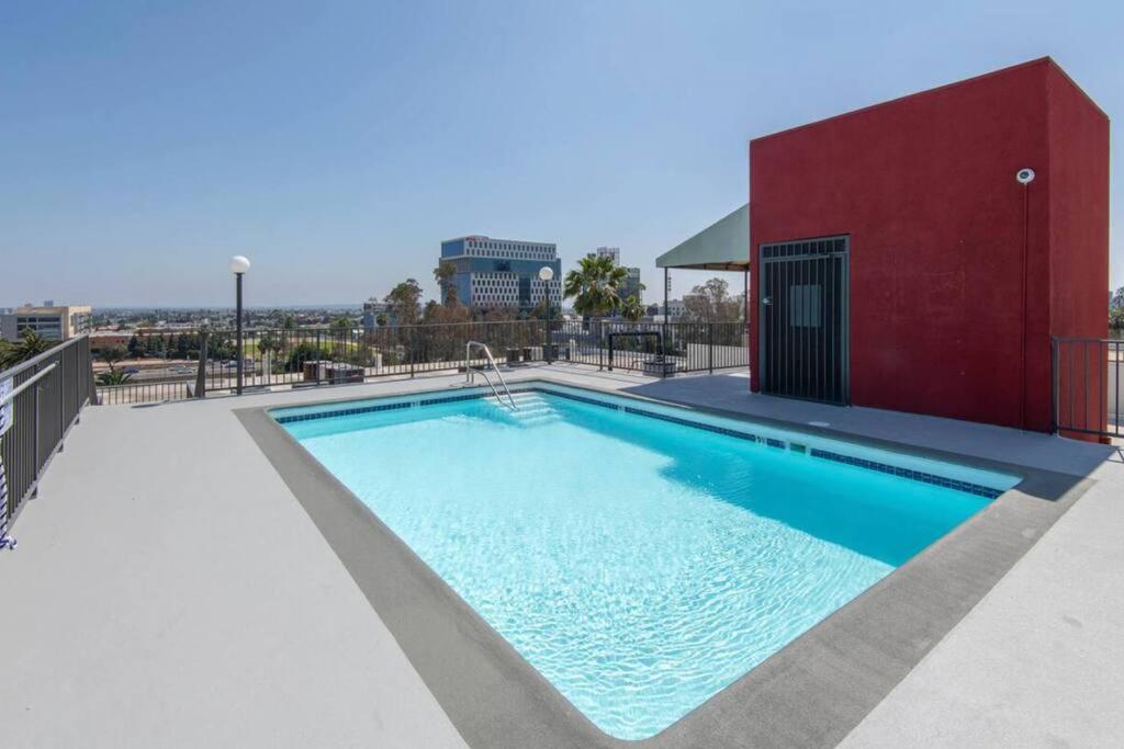 Hollywood 2bed W Rooftop Pool & Panoramic View Apartment Los Angeles