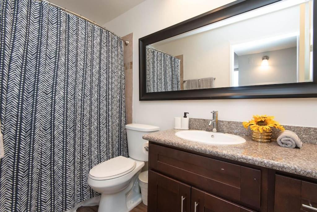 Hollywood 2bed W Rooftop Pool & Panoramic View *