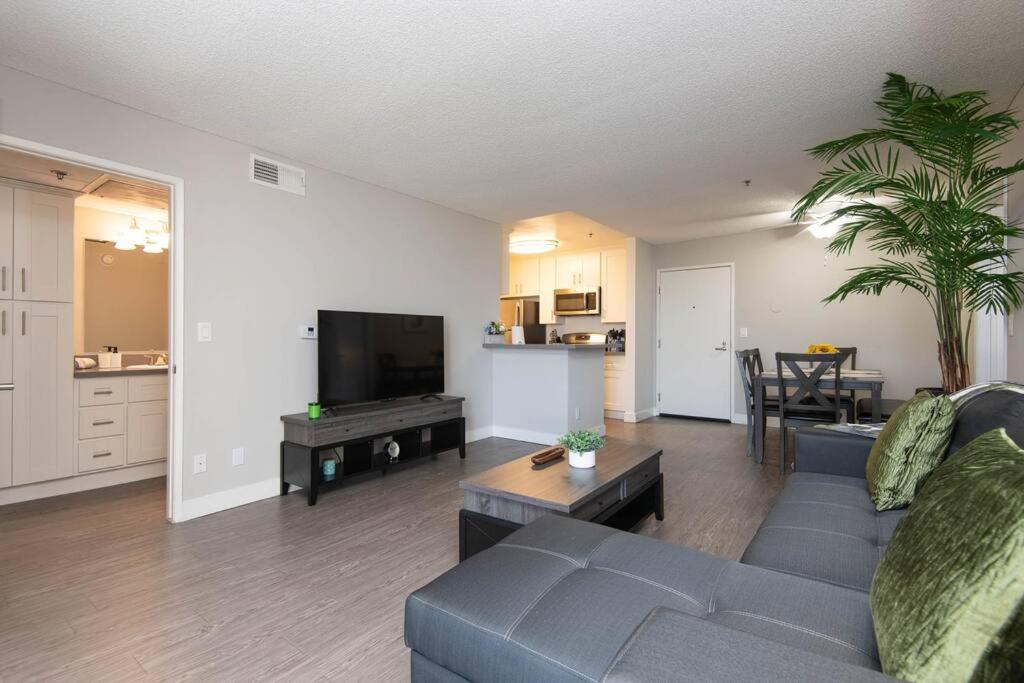 Hollywood 1bed W Rooftop Pool & Panoramic View Los Angeles