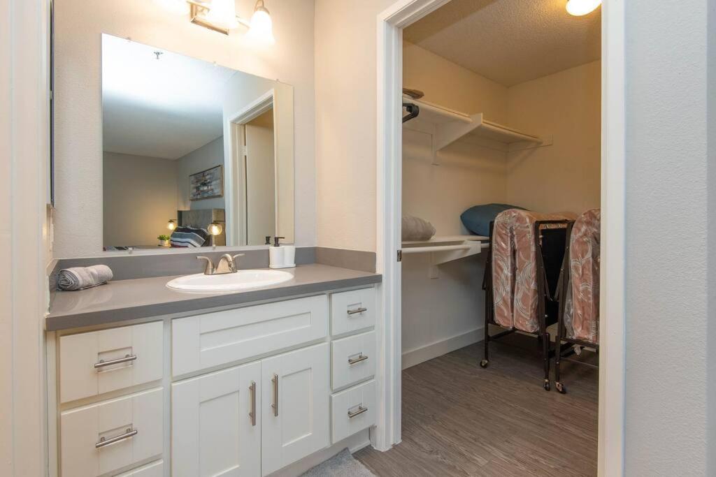 Hollywood 1bed W Rooftop Pool & Panoramic View Los Angeles