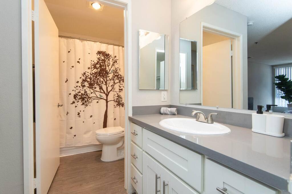 Hollywood 1bed W Rooftop Pool & Panoramic View Apartment