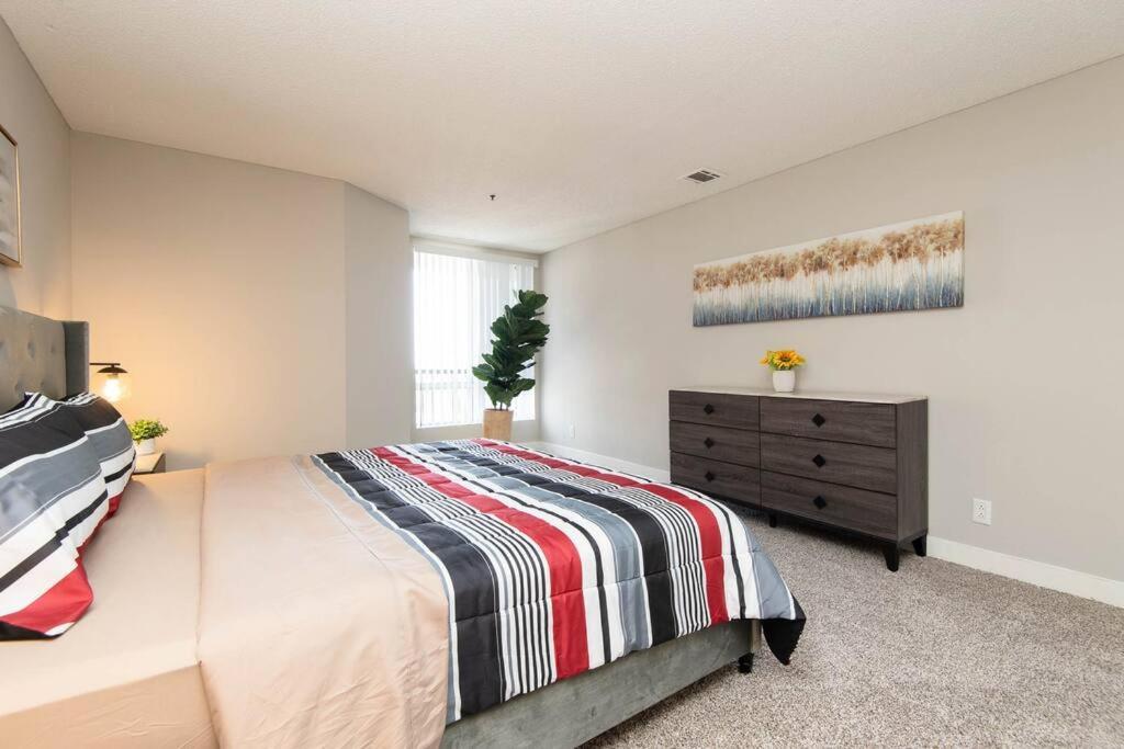 Hollywood 1bed W Rooftop Pool & Panoramic View * Los Angeles