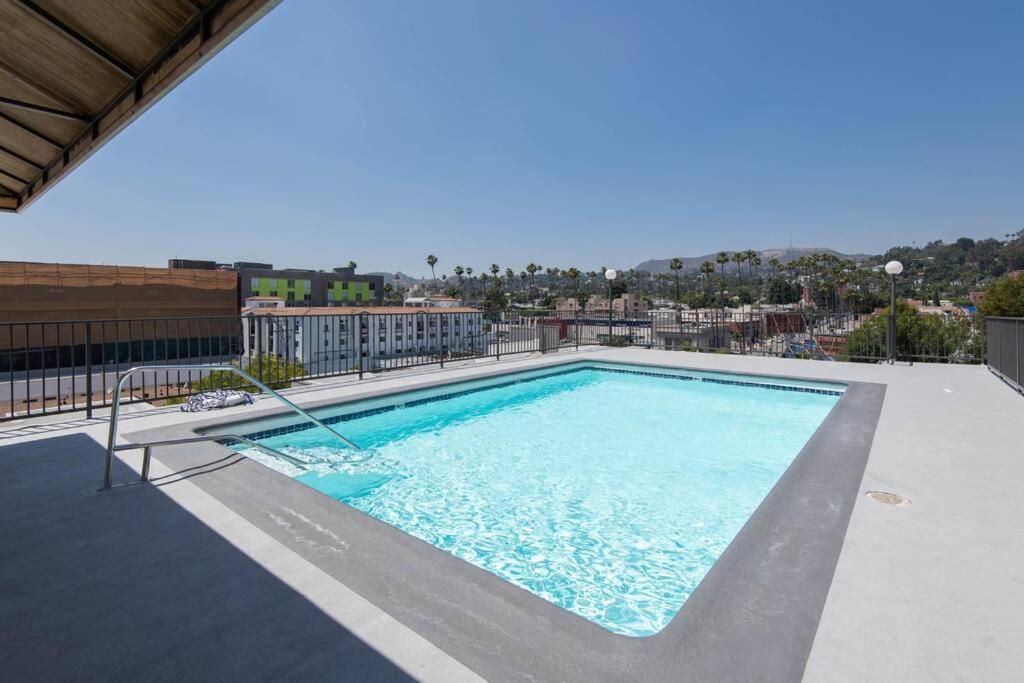 Hollywood 1bed W Rooftop Pool & Panoramic View *