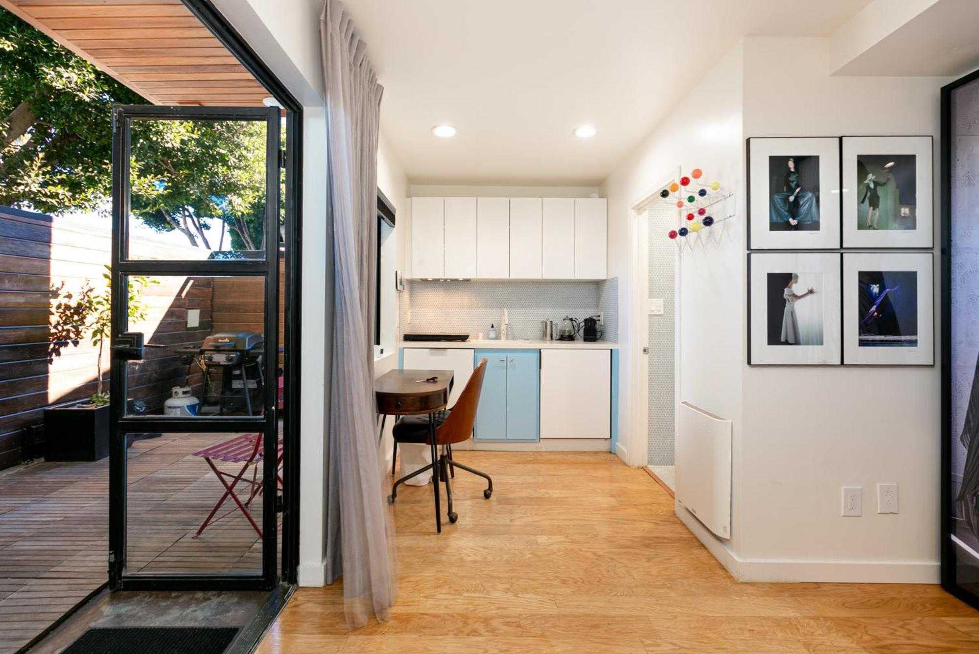 Artspace Venice Studio With Patio Los Angeles