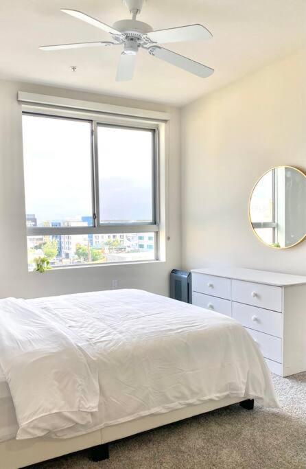 Cute Cozy Unit In West Hollywood Apartment *