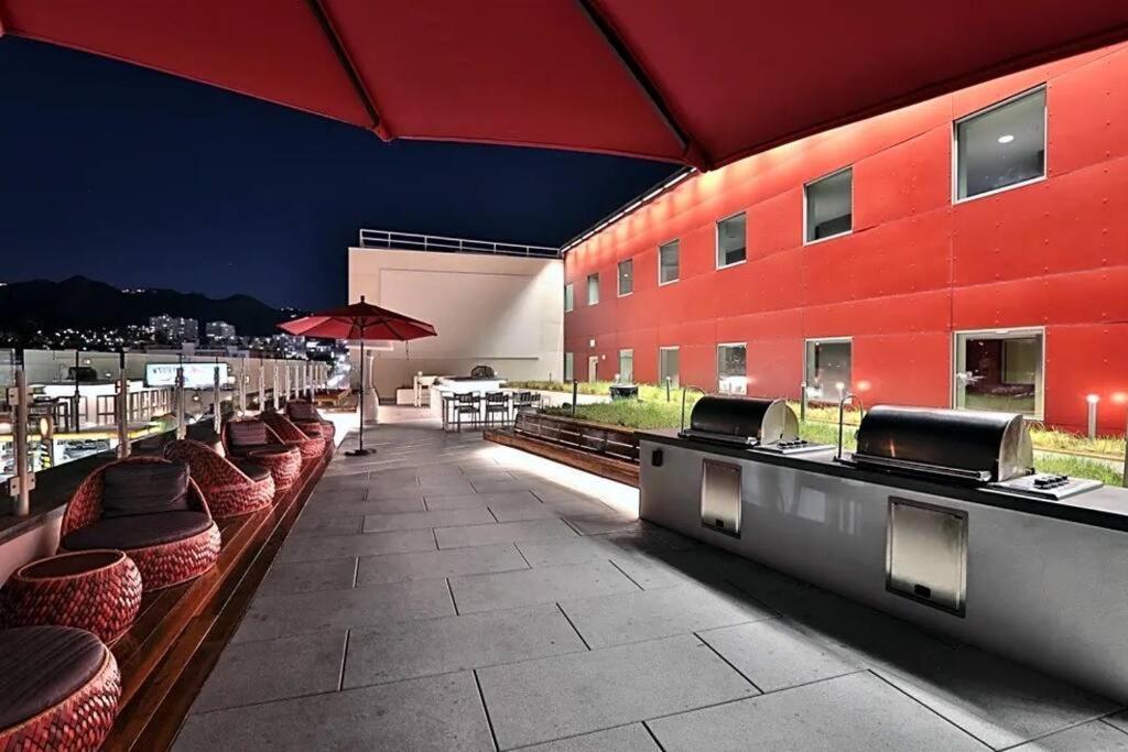 Cute Cozy Unit In West Hollywood