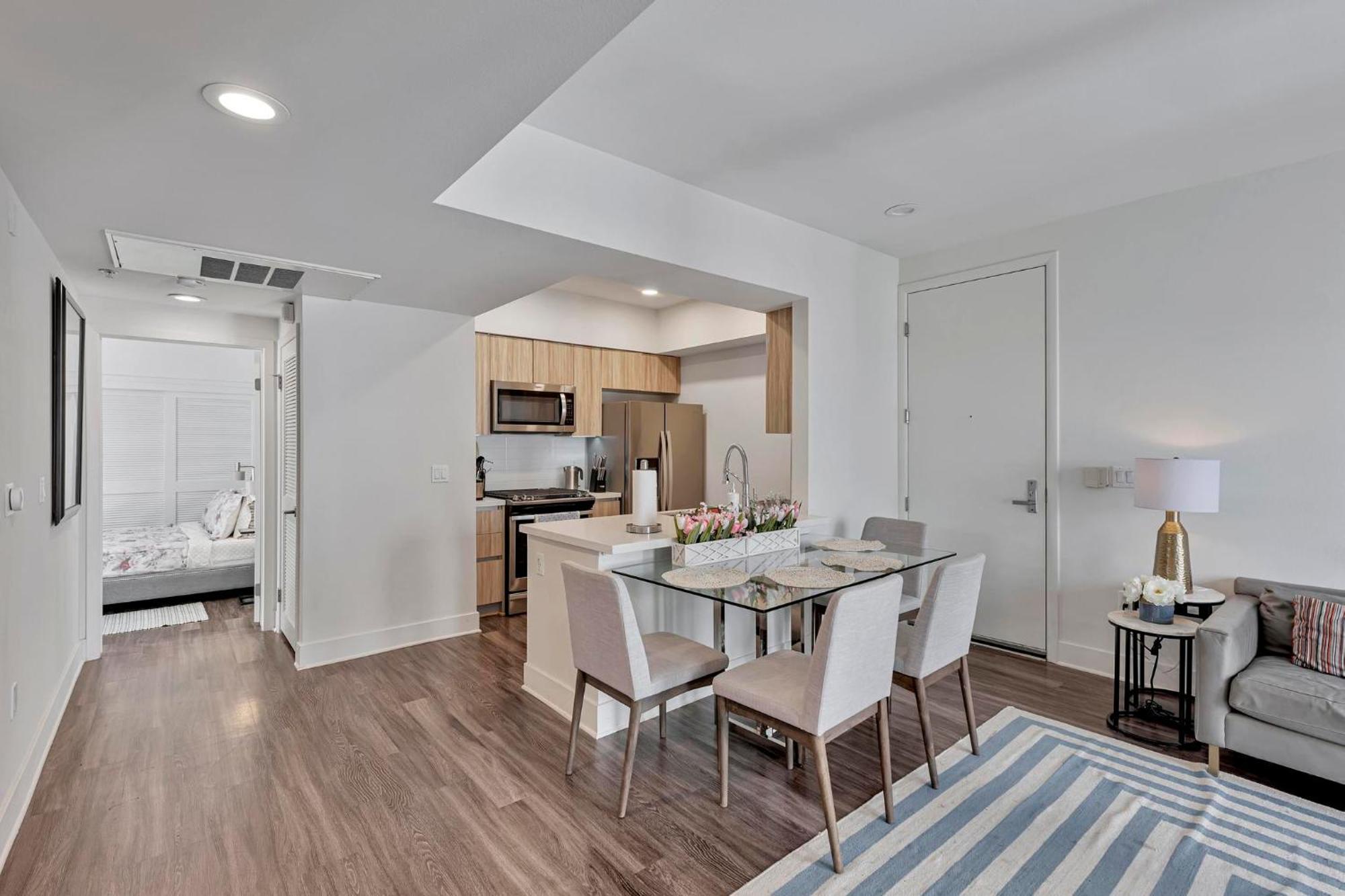 3 Lux Large Heart Of Sm Apartment Los Angeles