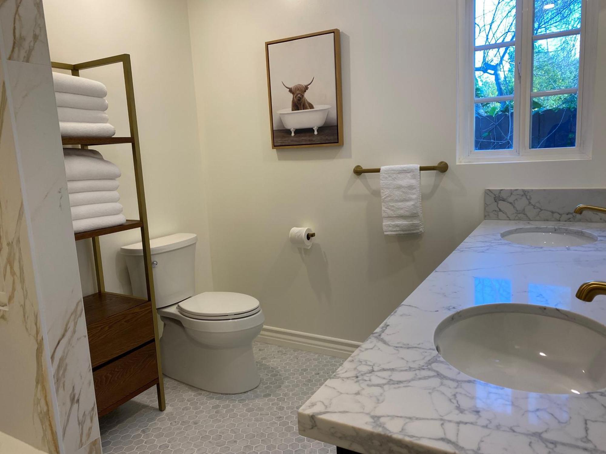 With Private Entry And Large Pool