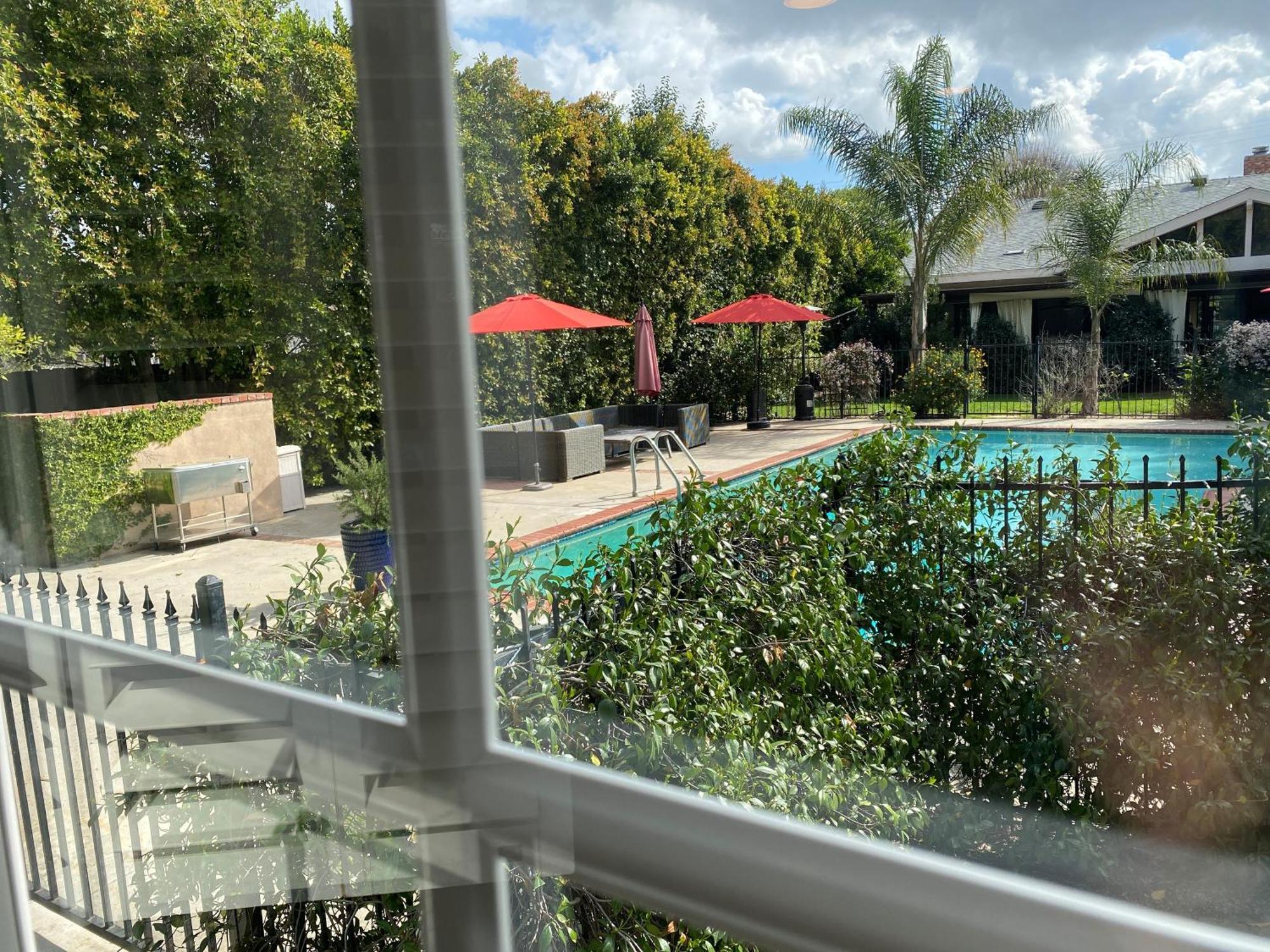 Holiday home With Private Entry And Large Pool Los Angeles
