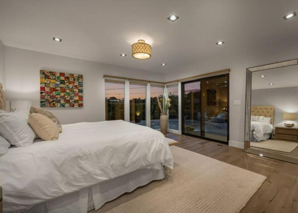 Hollywood Hills Oasis: The Ultimate Luxury Retreat * Los Angeles