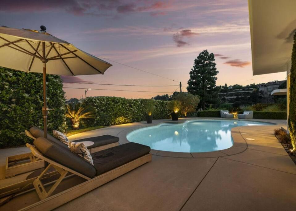 Hollywood Hills Oasis: The Ultimate Luxury Retreat *
