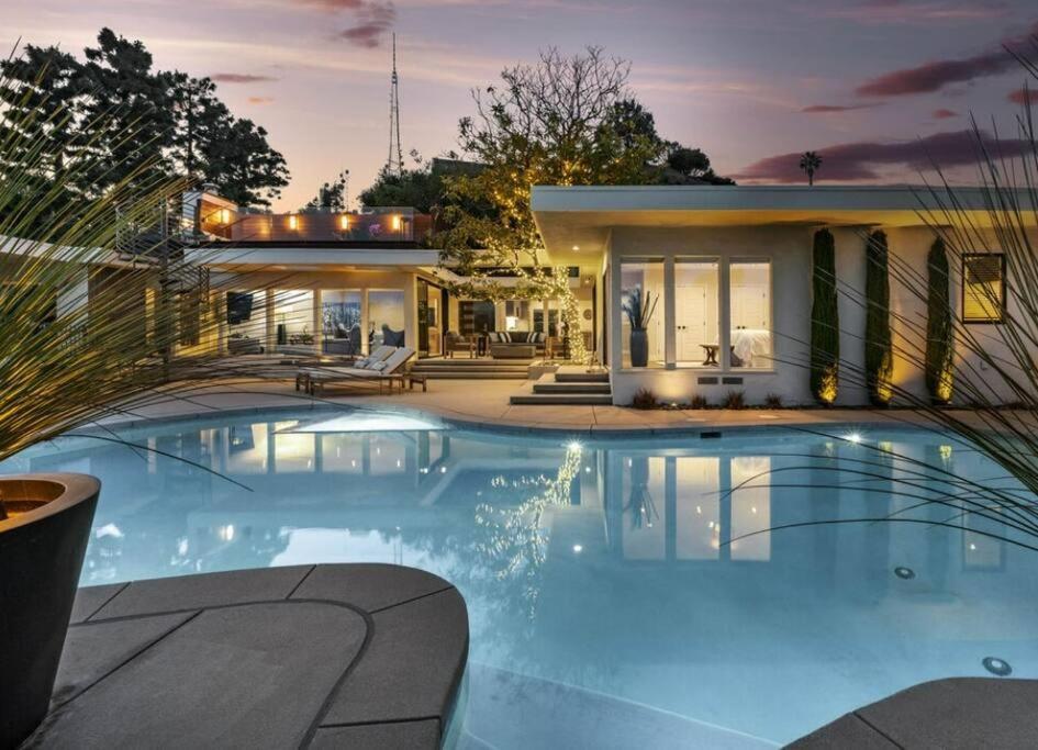Hollywood Hills Oasis: The Ultimate Luxury Retreat Villa
