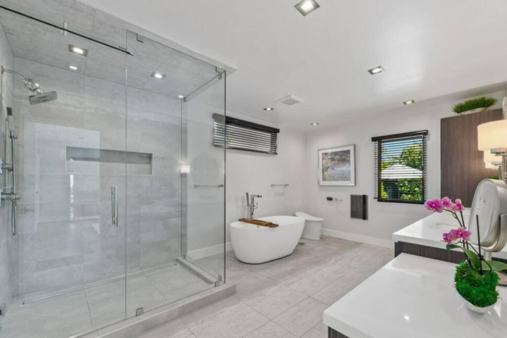 Villa Hollywood Hills Oasis: The Ultimate Luxury Retreat Los Angeles