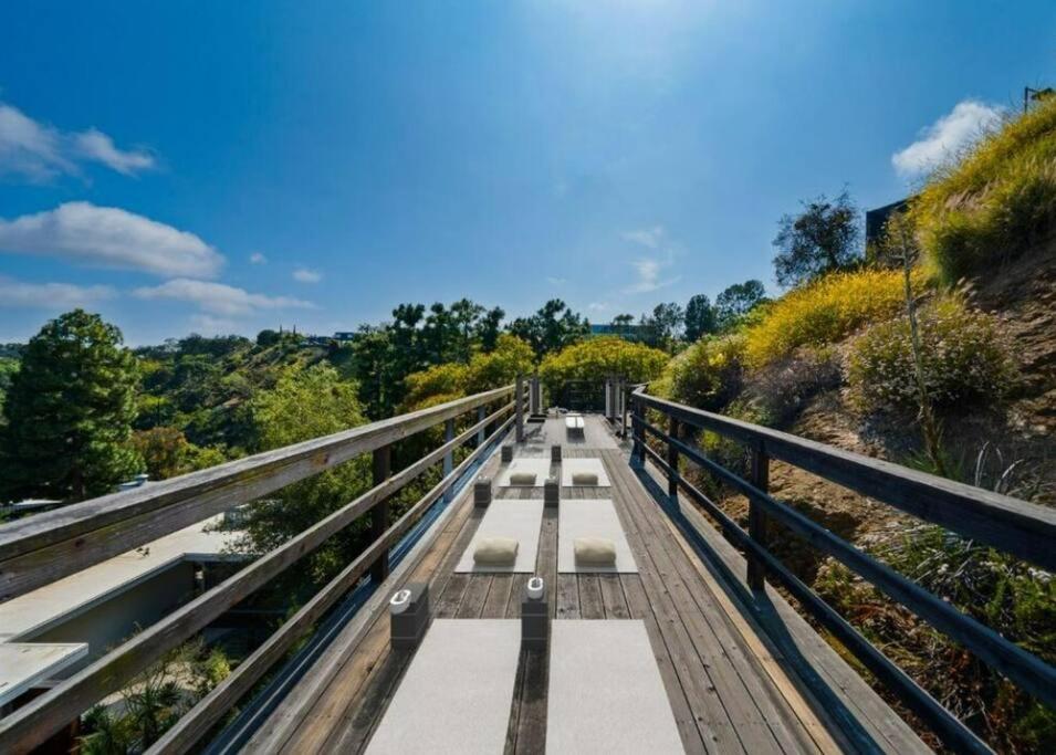 Hollywood Hills Oasis: The Ultimate Luxury Retreat Villa Los Angeles