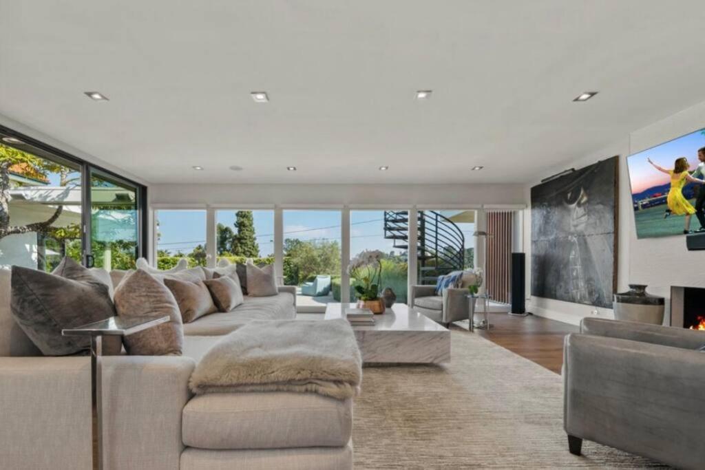 Villa Hollywood Hills Oasis: The Ultimate Luxury Retreat Los Angeles