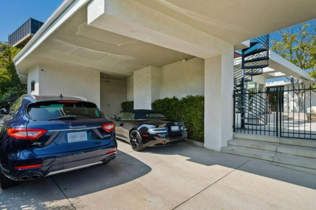 Hollywood Hills Oasis: The Ultimate Luxury Retreat Villa Los Angeles