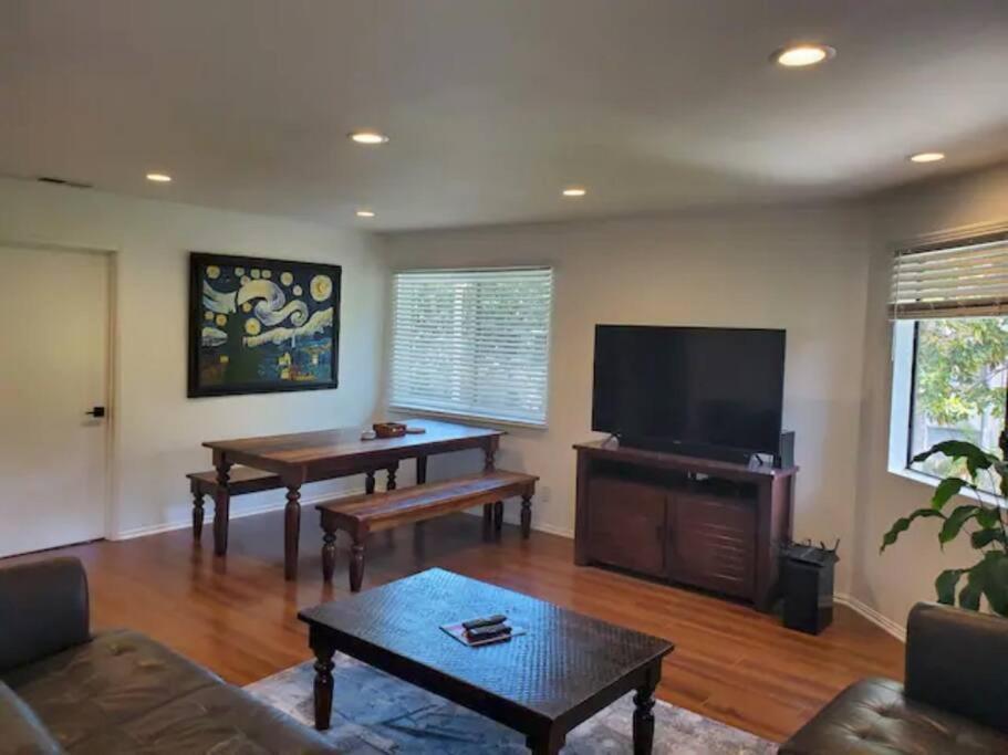 Located In The Heart Of The West Side Los Angeles