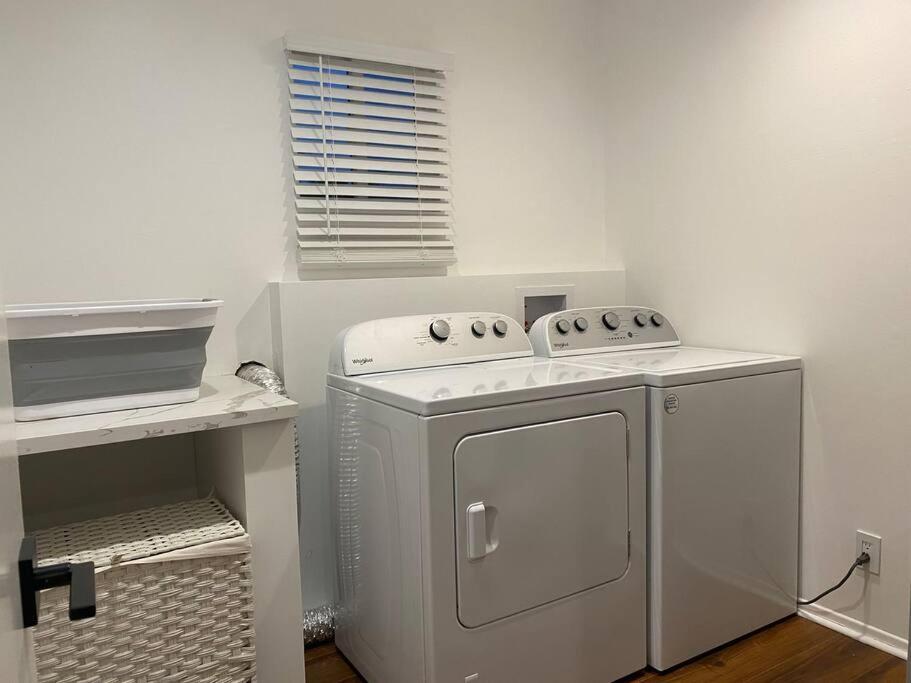 Located In The Heart Of The West Side Apartment *
