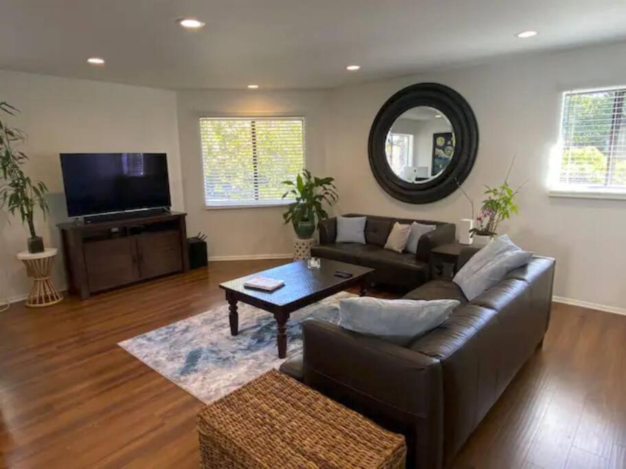 Apartment Located In The Heart Of The West Side