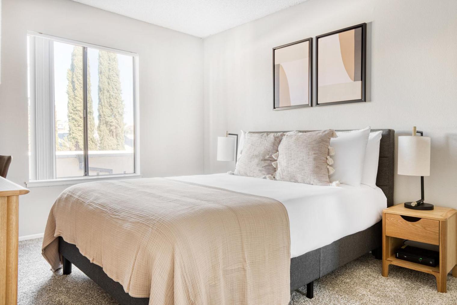 N Hollywood 2br W Gym Pool Nr Tj Shops Lax-632 *