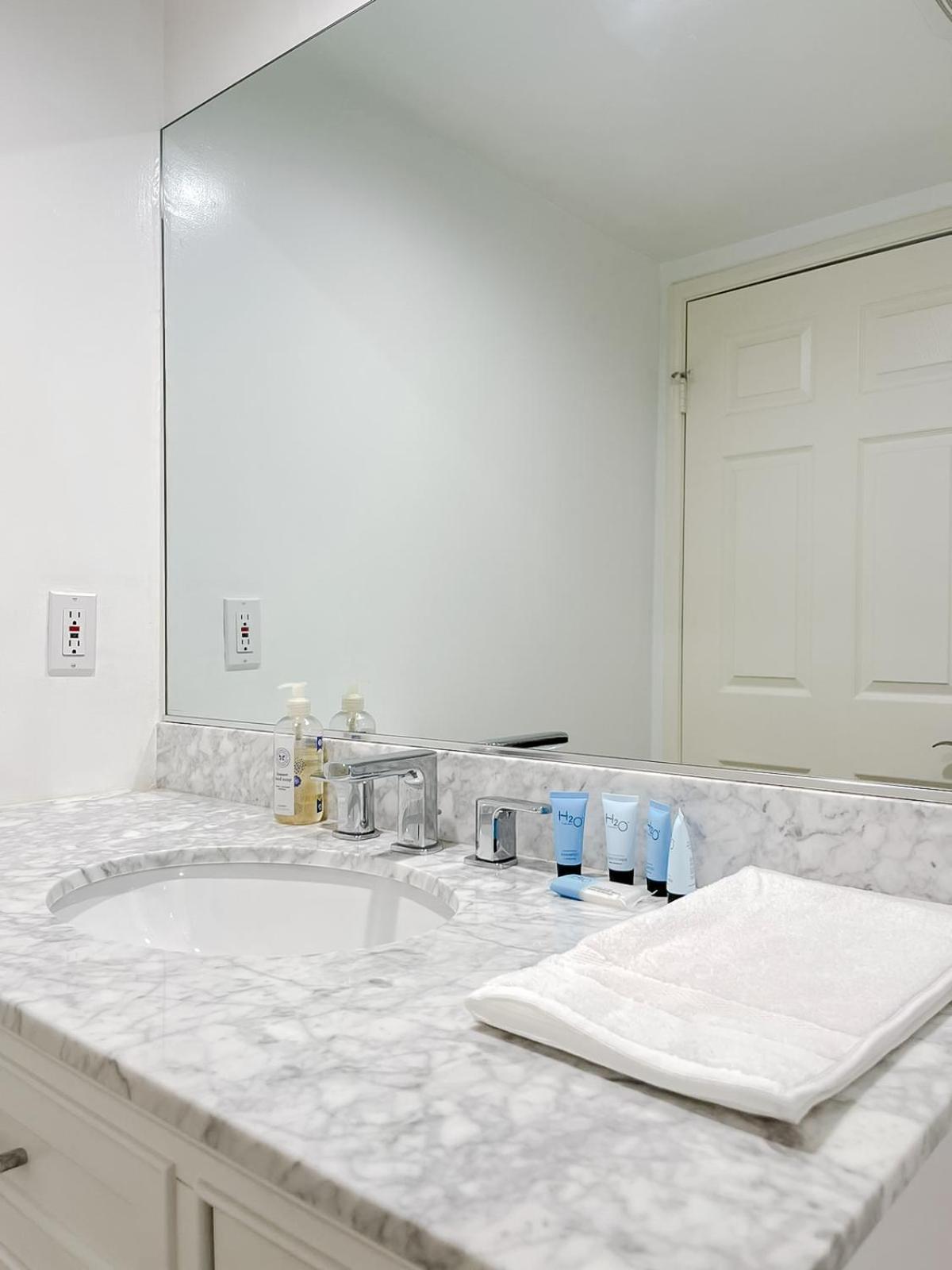 Apartment *weho/beverly Hills* Luxury 2bd/2.5ba + Balconies Los Angeles