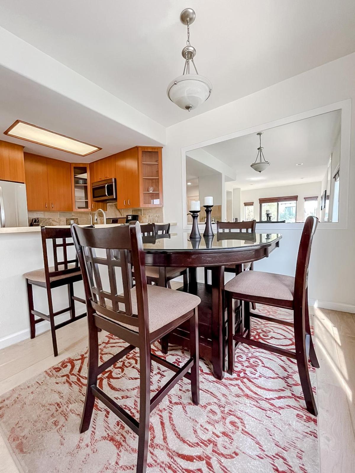 *weho/beverly Hills* Luxury 2bd/2.5ba + Balconies Los Angeles