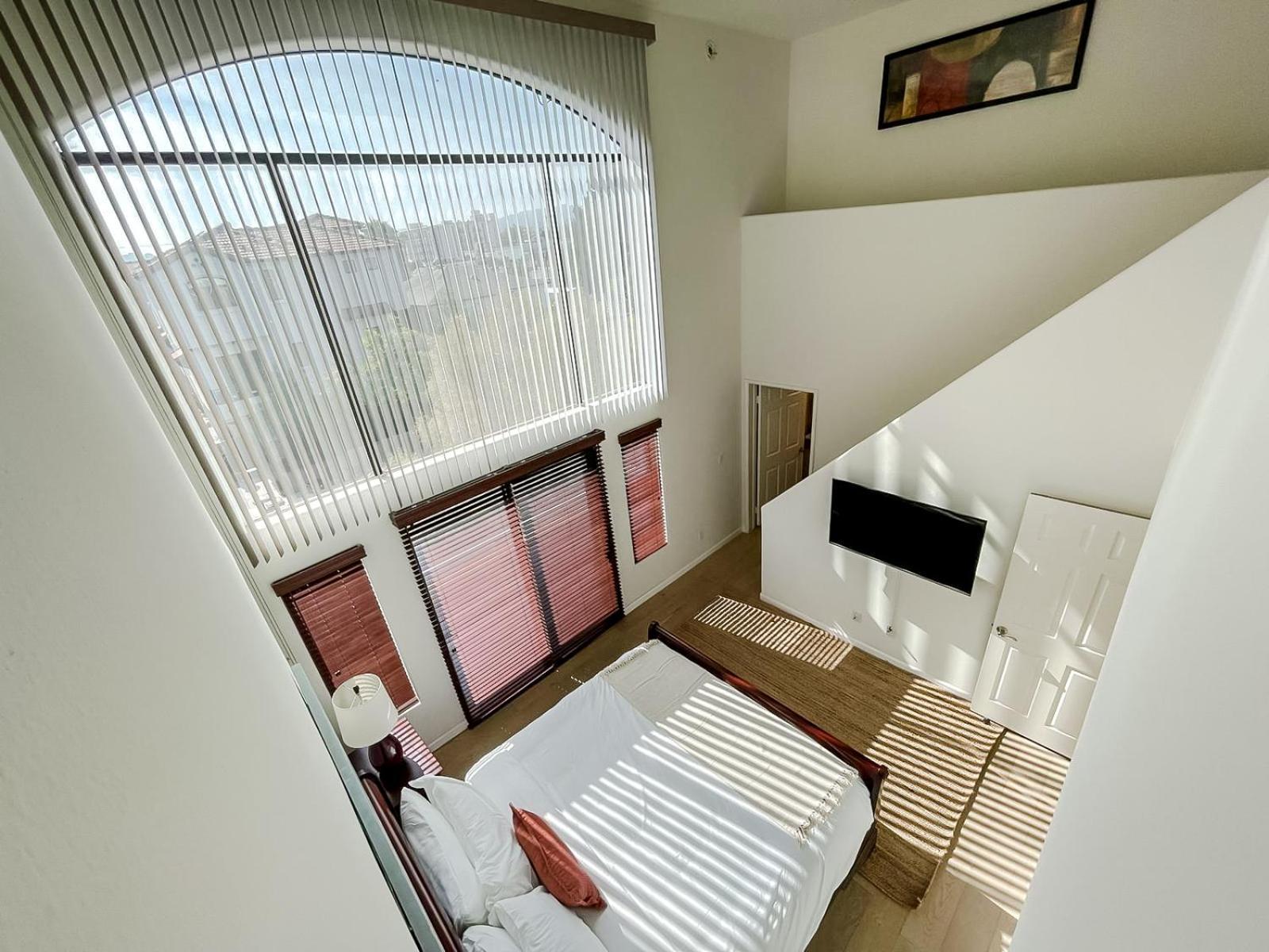 *weho/beverly Hills* Luxury 2bd/2.5ba + Balconies