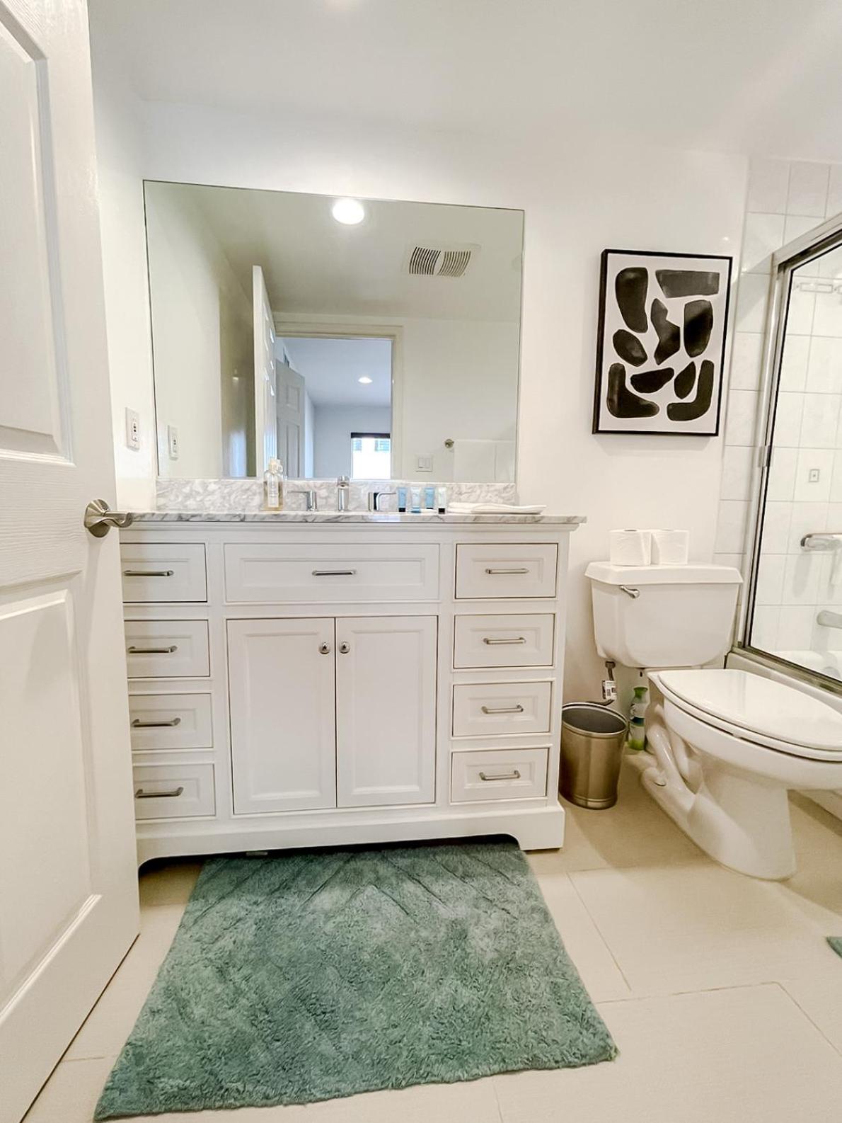 Apartment *weho/beverly Hills* Luxury 2bd/2.5ba + Balconies *
