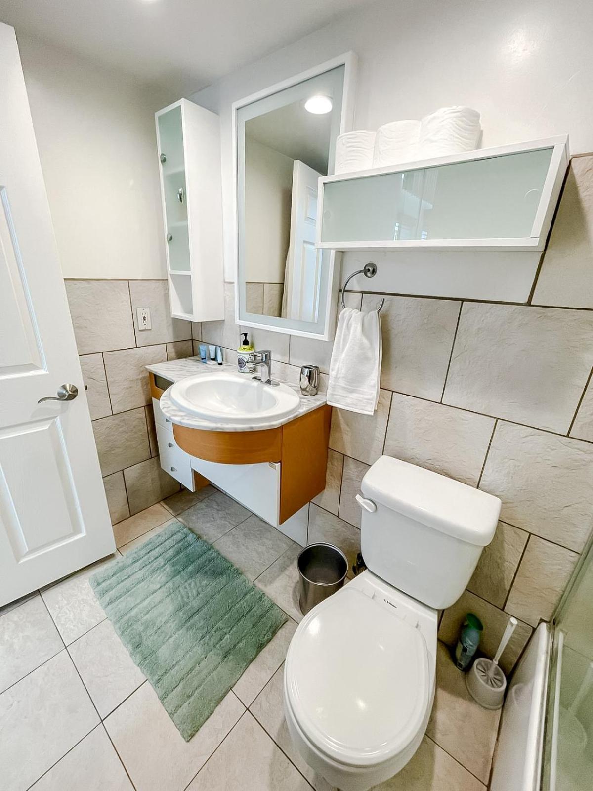 *weho/beverly Hills* Luxury 2bd/2.5ba + Balconies Apartment *