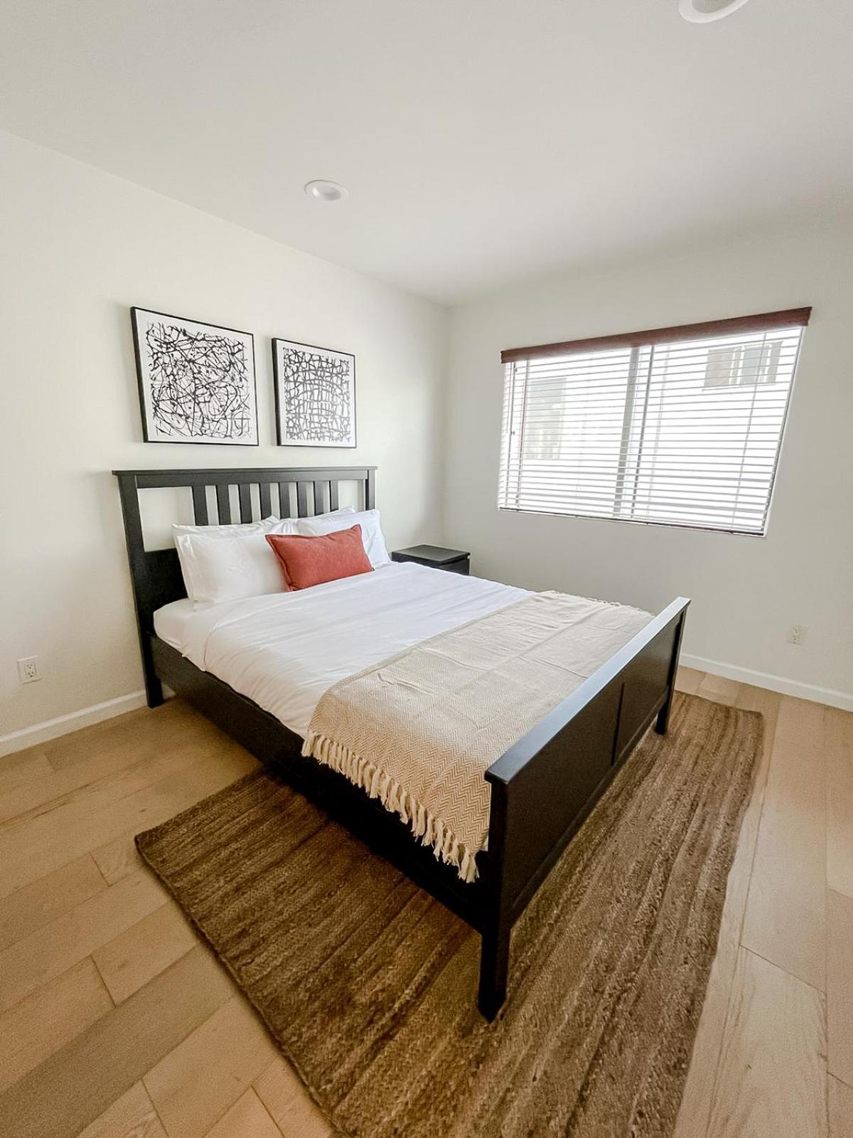Apartment *weho/beverly Hills* Luxury 2bd/2.5ba + Balconies Los Angeles